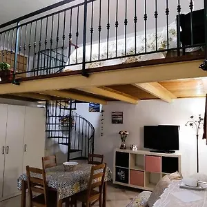 Apartment Casa Cristinella, Naples