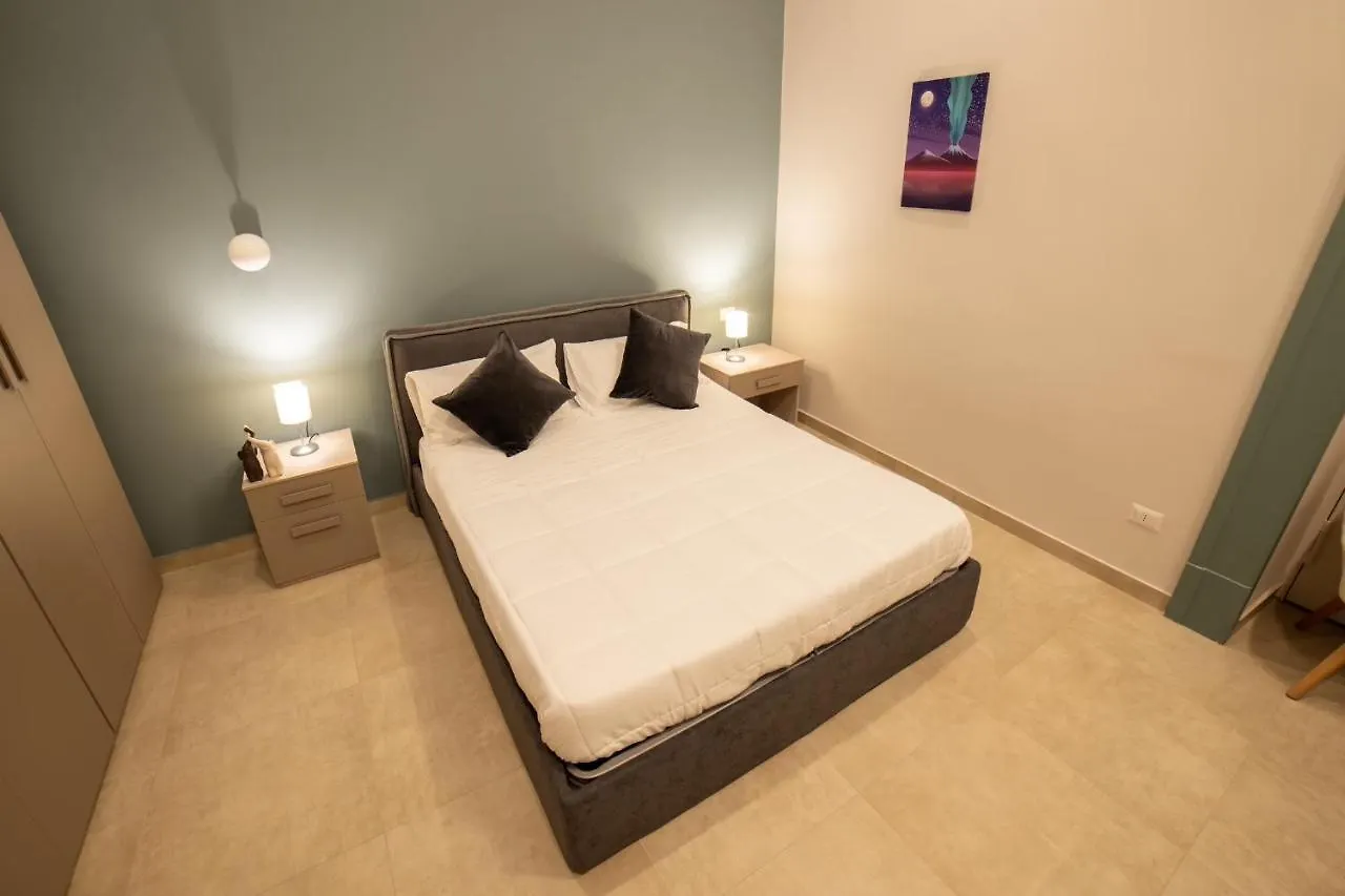 Dimora Museo Apartment Naples 0*,